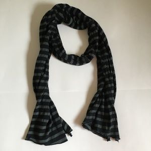 Sucre Soir scarf.
